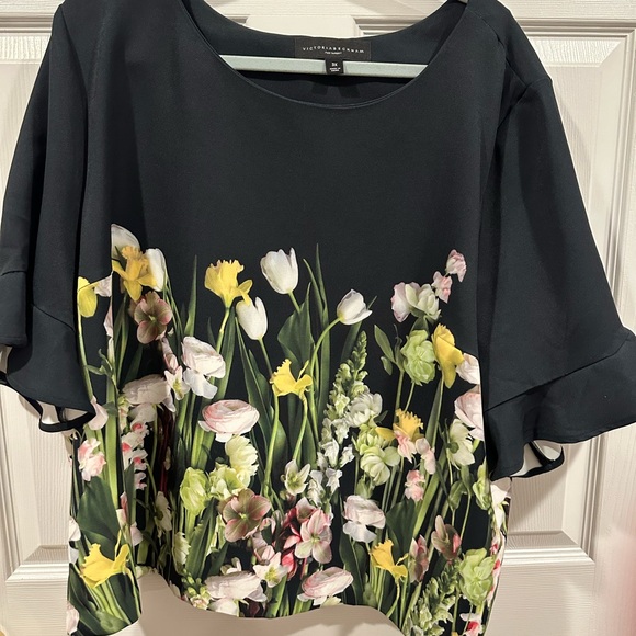 Victoria Beckham for Target.  Shirt and blouse at.  Black with flowers. - Picture 5 of 6